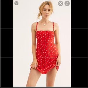 💥SALE!!💥💥 Free People Wild child printed mini Slip red